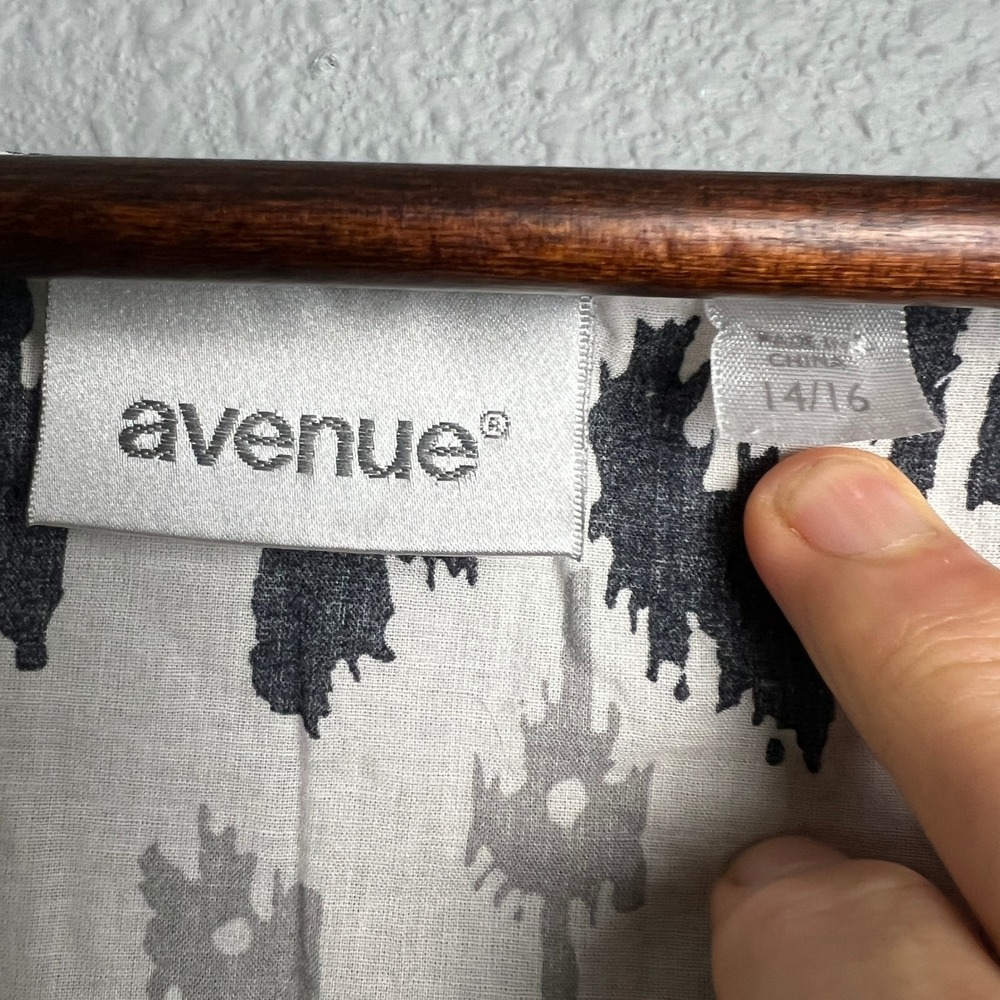 Avenue Womens Cotton Lightweight Top Sz 14/16 White Black Gray Print 3/4 Sleeve - Picture 2 of 8